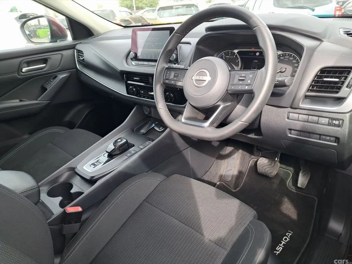 Nissan Qashqai SUV, Petrol Hybrid, 2024, Red