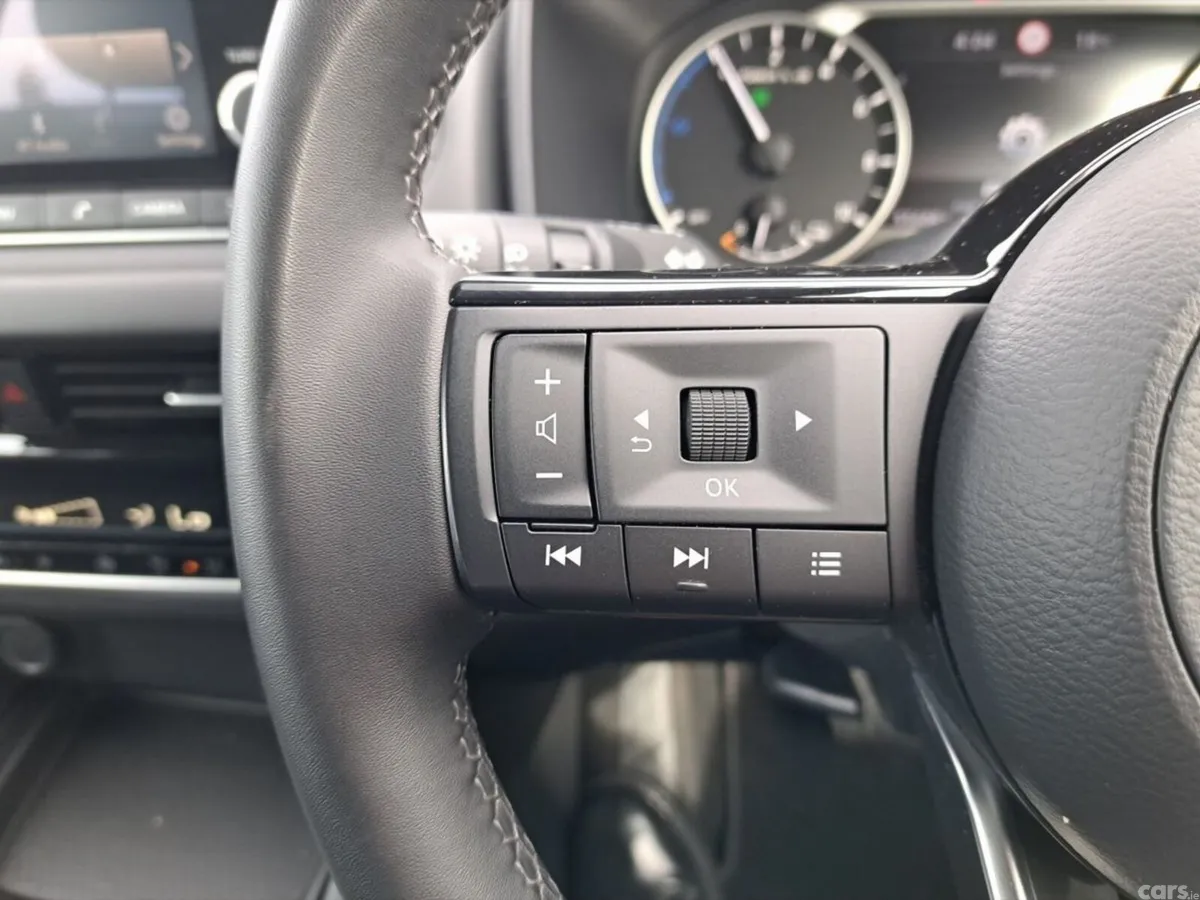 Nissan Qashqai SUV, Petrol Hybrid, 2024, Red
