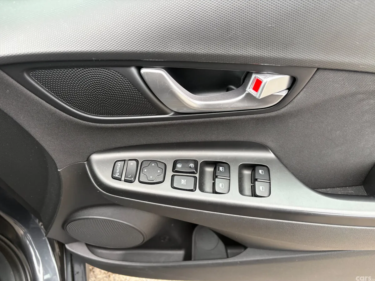 Hyundai KONA MPV, Petrol, 2021, Grey