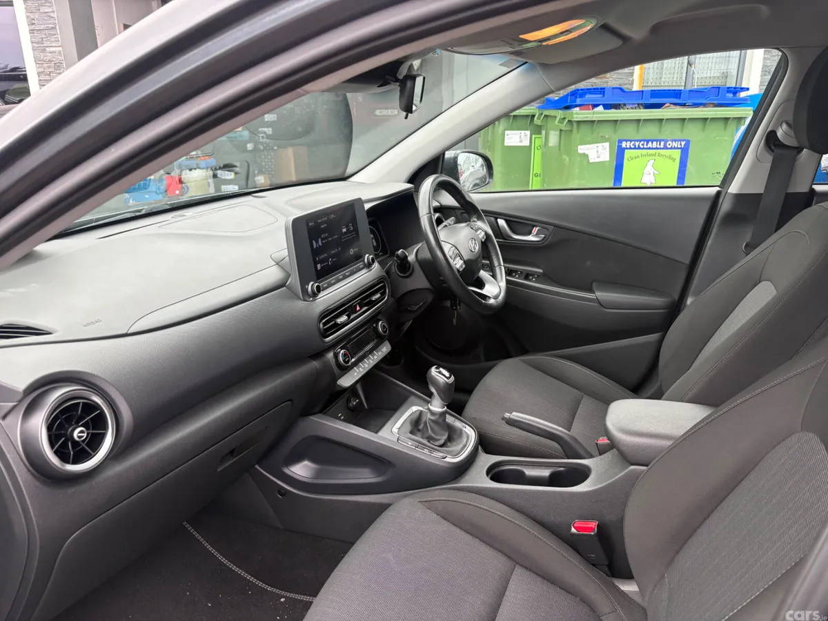 Hyundai KONA MPV, Petrol, 2021, Grey