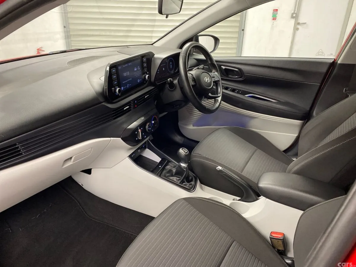 Hyundai i20 Hatchback, Petrol, 2022, Red