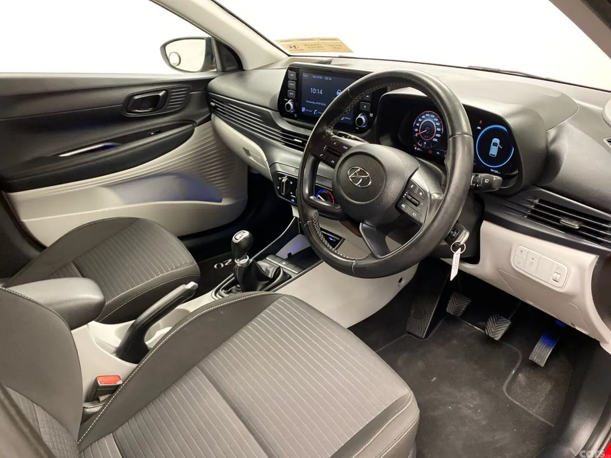Hyundai i20 Hatchback, Petrol, 2022, Red