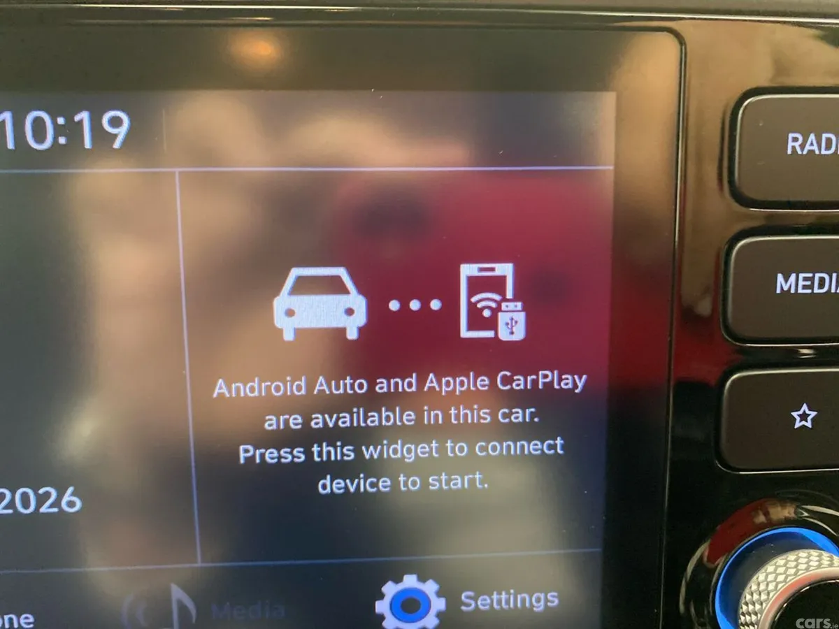 Hyundai i20 Hatchback, Petrol, 2022, Red