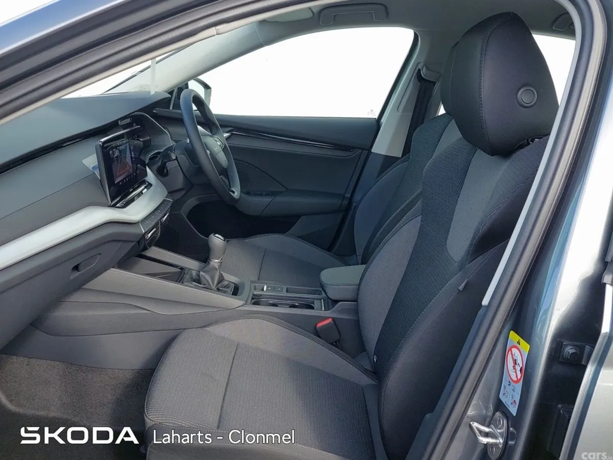 Skoda Octavia Saloon, Petrol, 2026, Grey