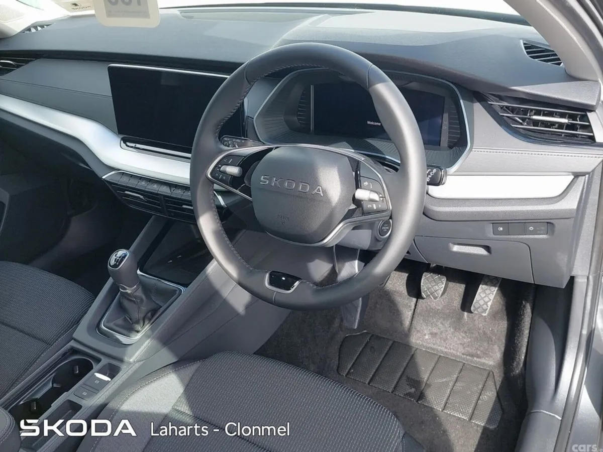 Skoda Octavia Saloon, Petrol, 2026, Grey