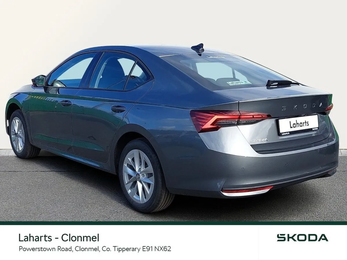 Skoda Octavia Saloon, Petrol, 2026, Grey
