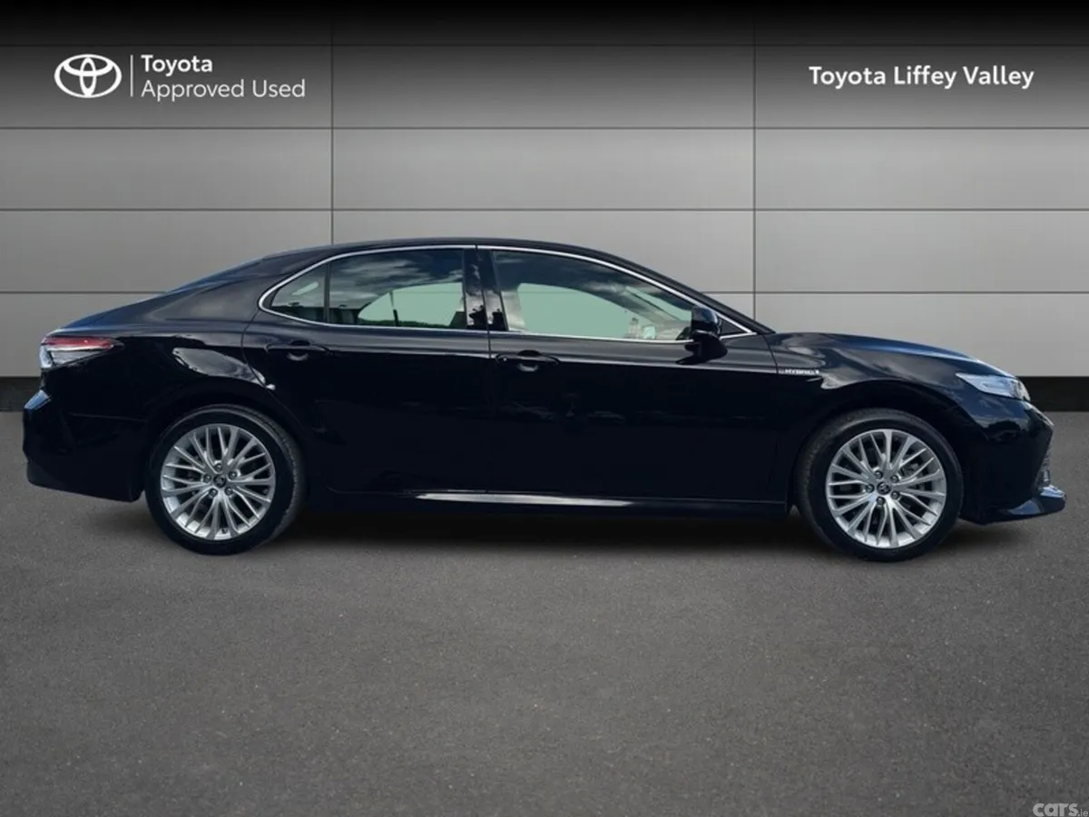 Toyota Camry Saloon, Petrol Hybrid, 2020, Black