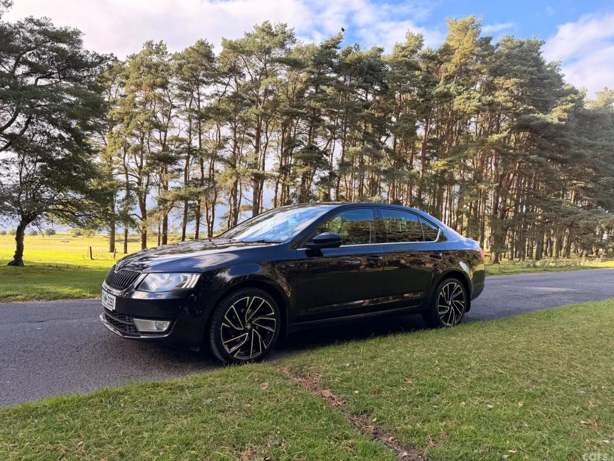 Skoda Octavia Saloon, Diesel, 2017, Black