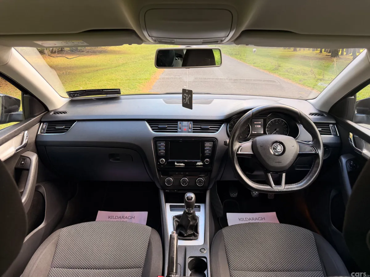 Skoda Octavia Saloon, Diesel, 2017, Black