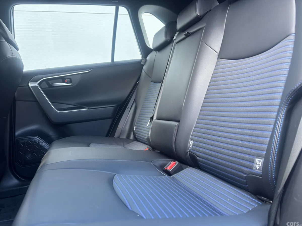 Toyota RAV4 SUV, Petrol Hybrid, 2024, Blue