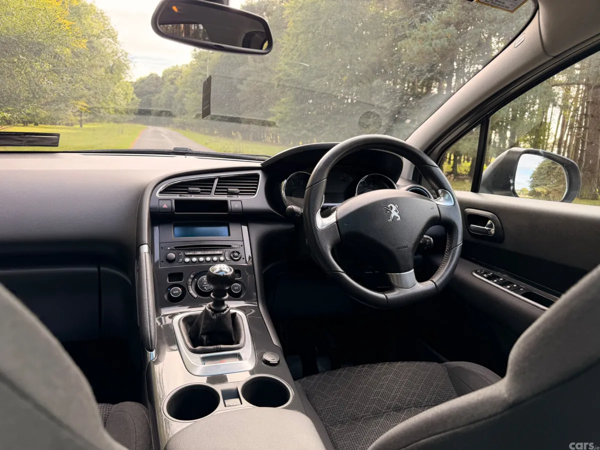 Peugeot 3008 SUV, Petrol, 2016, Grey