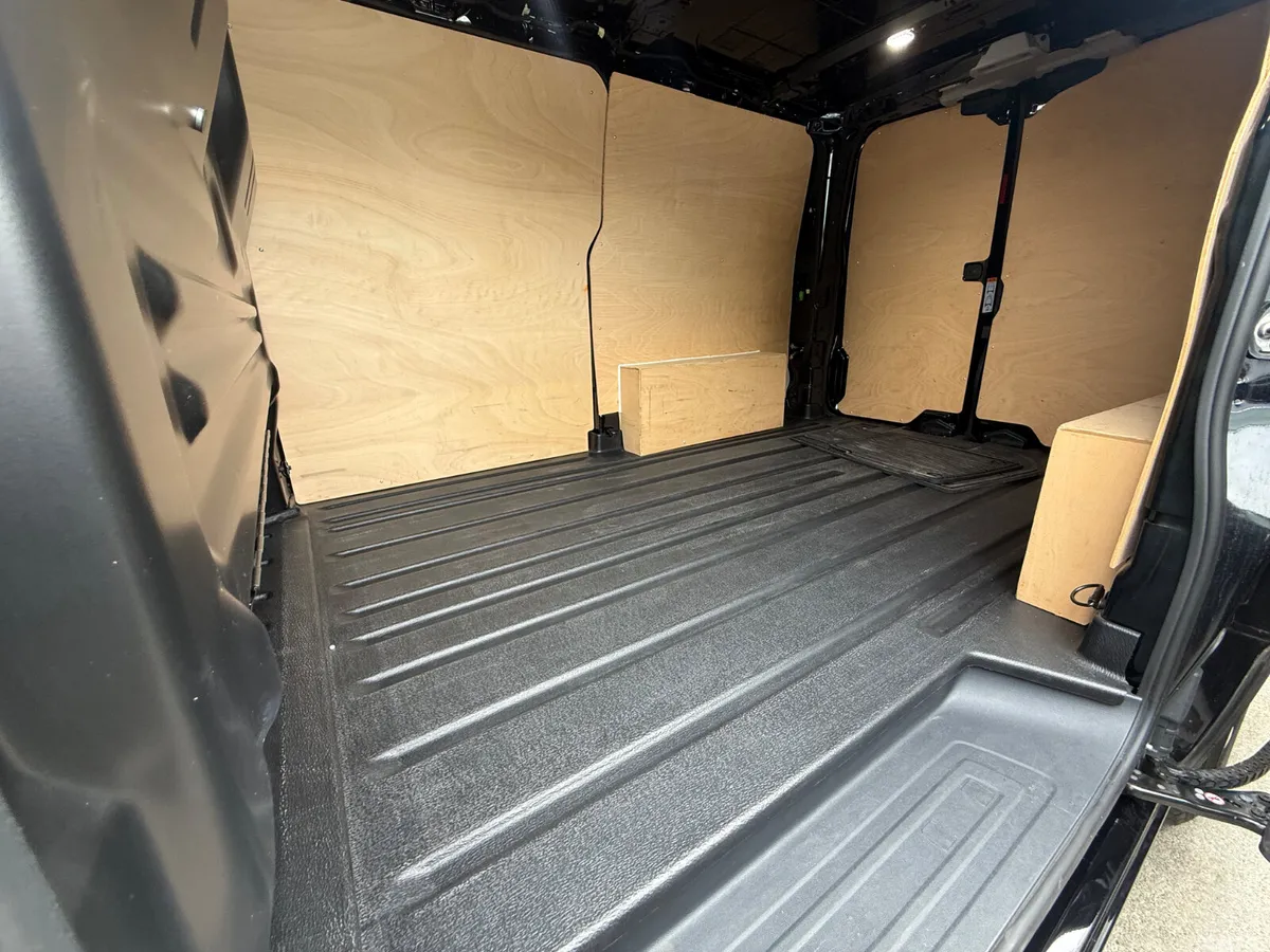 Ford Transit Custom Van, Petrol Plug-in Hybrid, 2025, Black