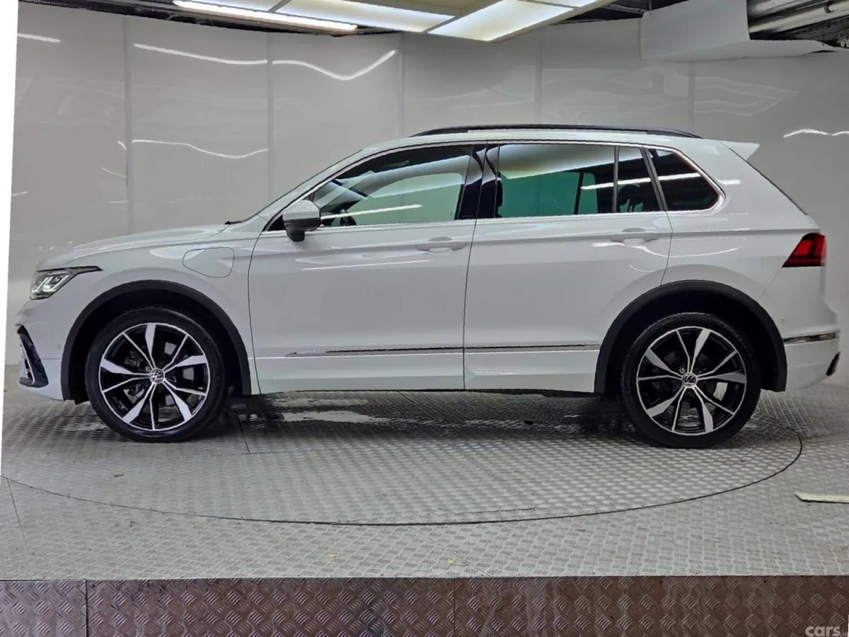 Volkswagen Tiguan SUV, Petrol Hybrid, 2024, White