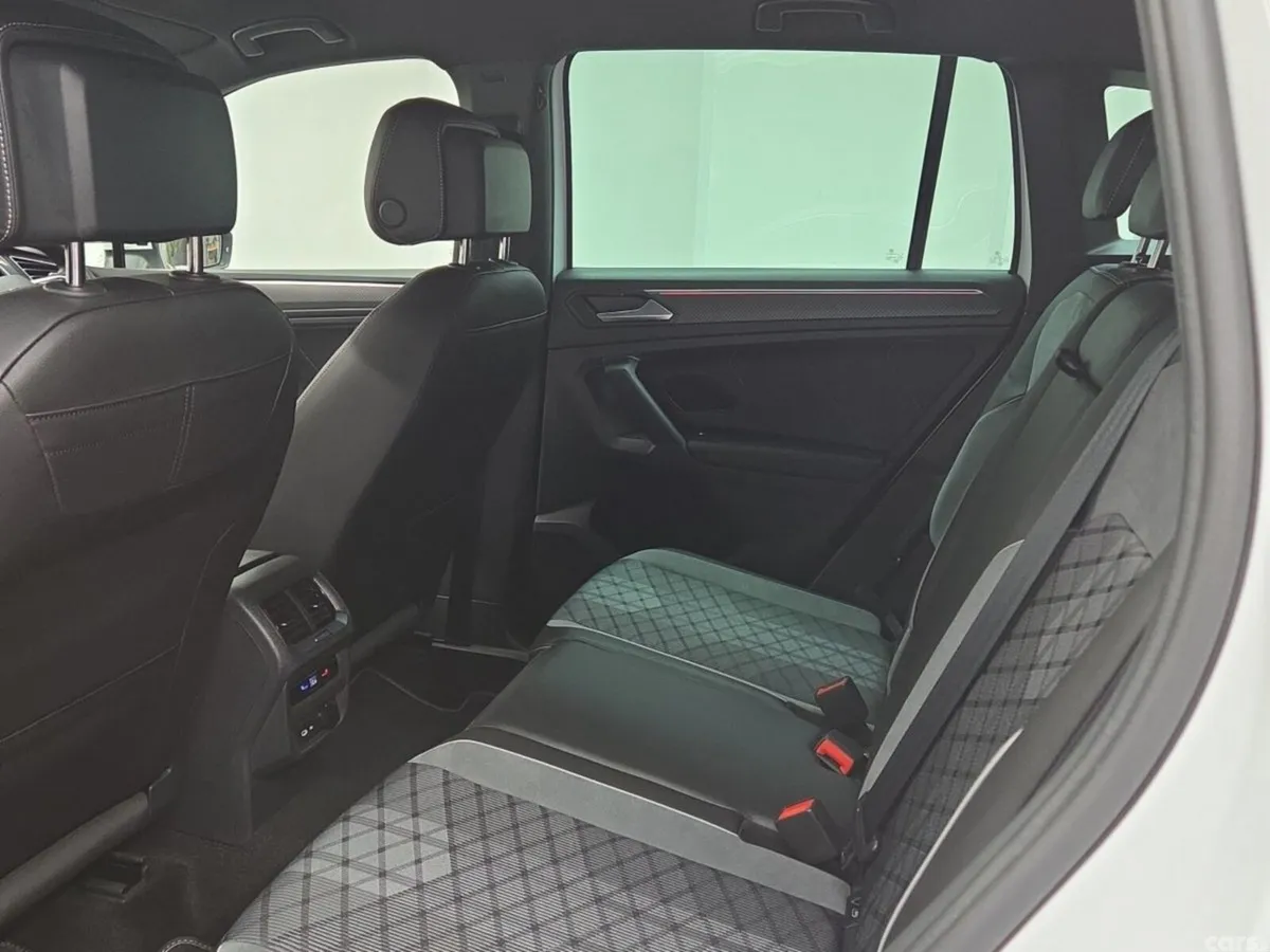 Volkswagen Tiguan SUV, Petrol Hybrid, 2024, White