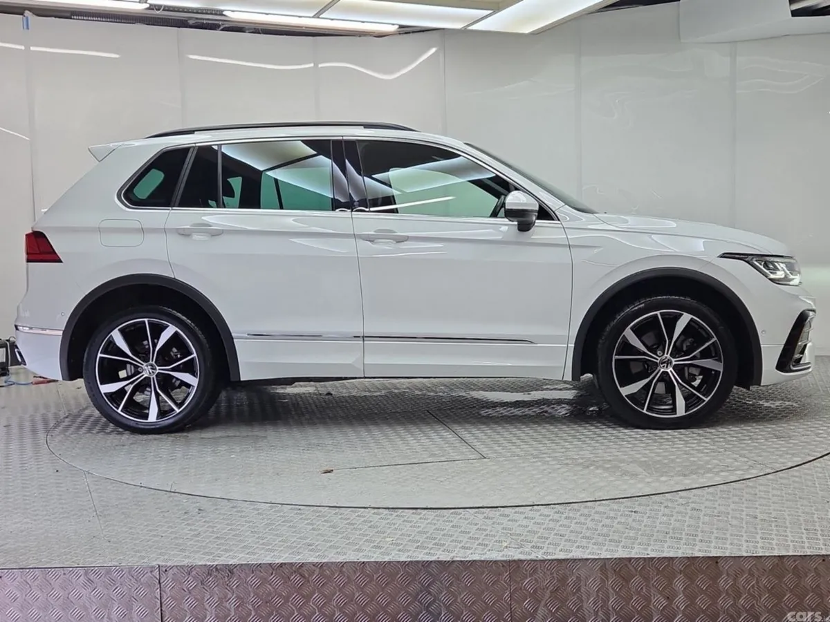 Volkswagen Tiguan SUV, Petrol Hybrid, 2024, White