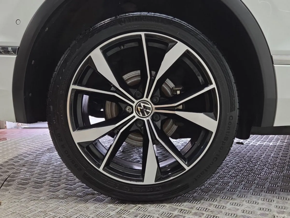 Volkswagen Tiguan SUV, Petrol Hybrid, 2024, White