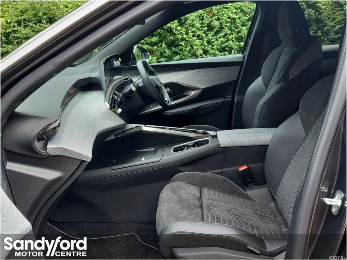 Peugeot 3008 SUV, Electric, 2026, Grey