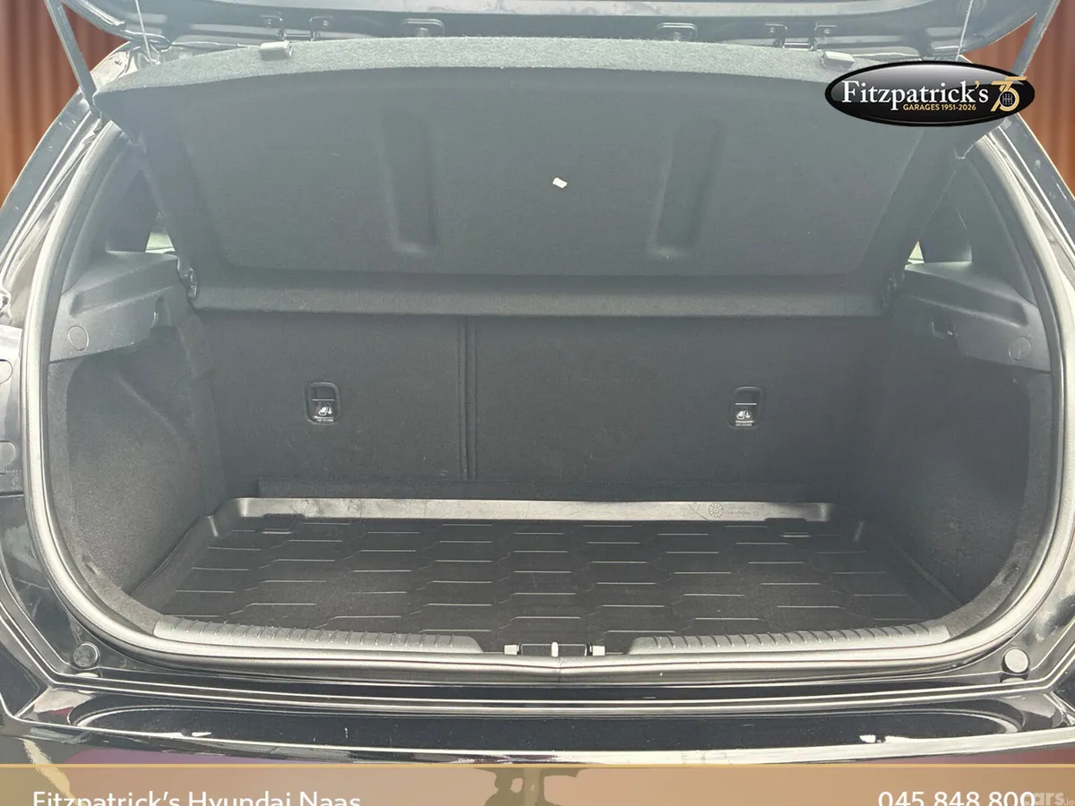 Hyundai i30 Hatchback, Petrol, 2022, Black