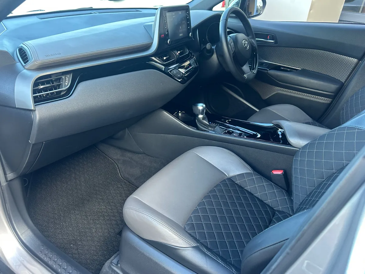 Toyota C-HR SUV, Petrol Hybrid, 2020, Grey