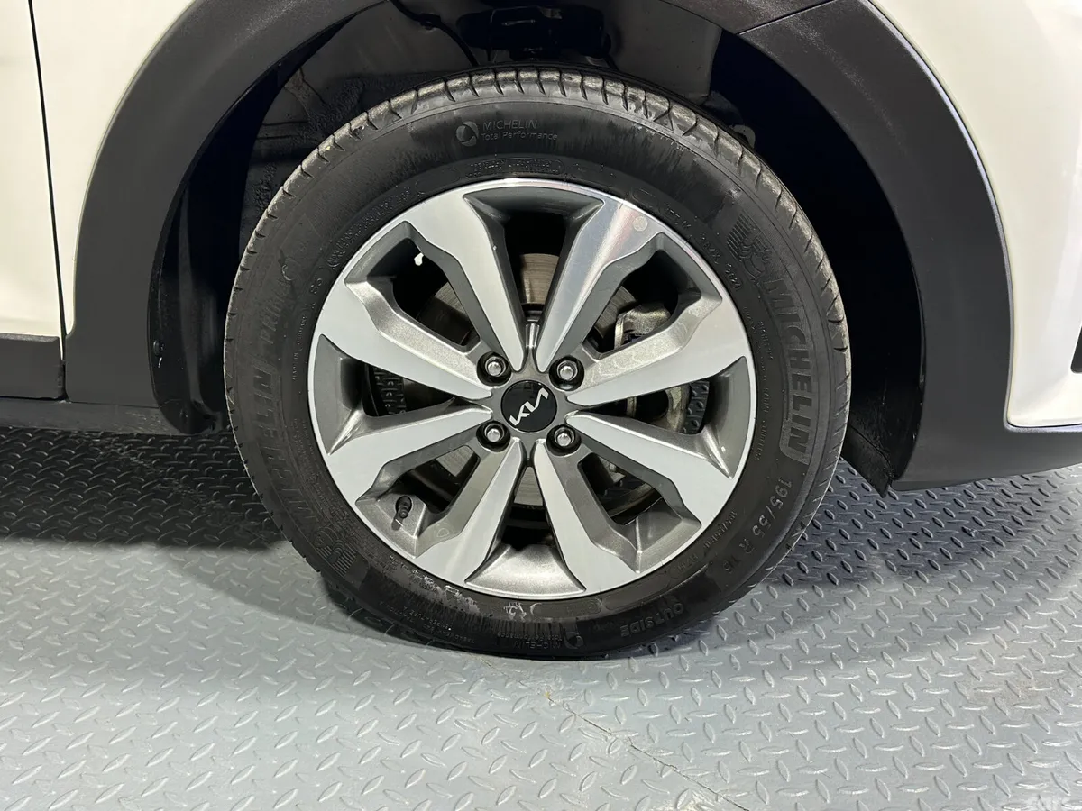 Kia Stonic Hatchback, Petrol, 2025, White