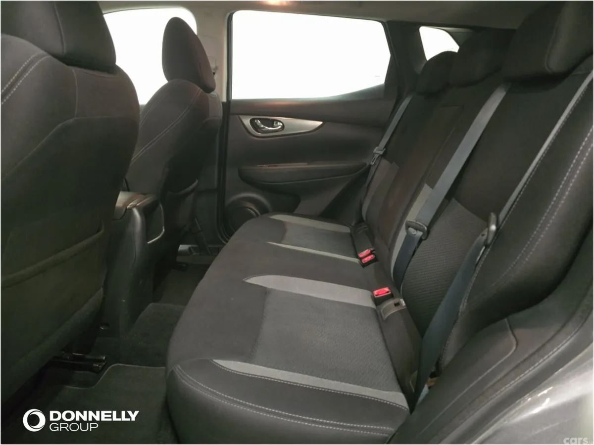 Nissan Qashqai Hatchback, Diesel, 2021, Grey