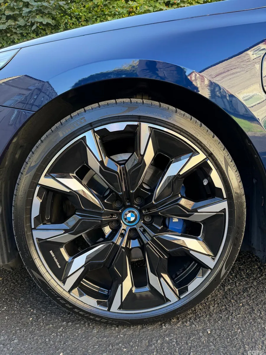 BMW 5-Series Saloon, Petrol Hybrid, 2024, Blue