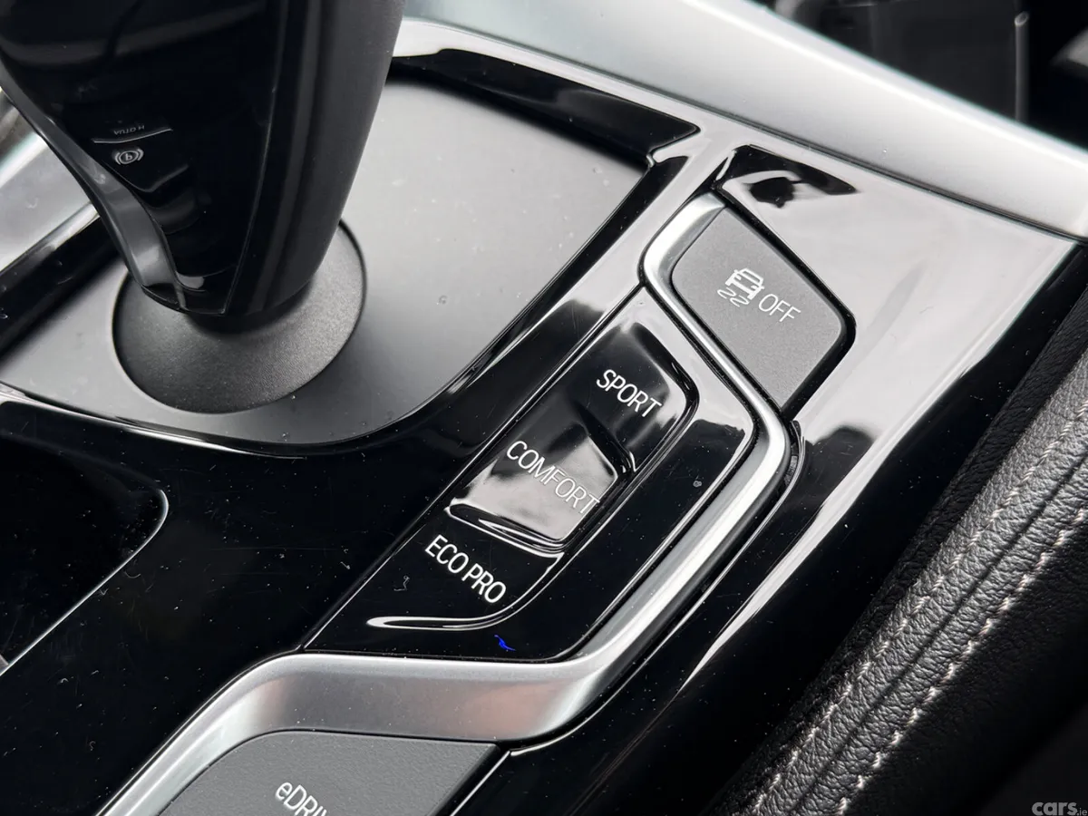 BMW 5-Series Saloon, Petrol Plug-in Hybrid, 2019, Blue