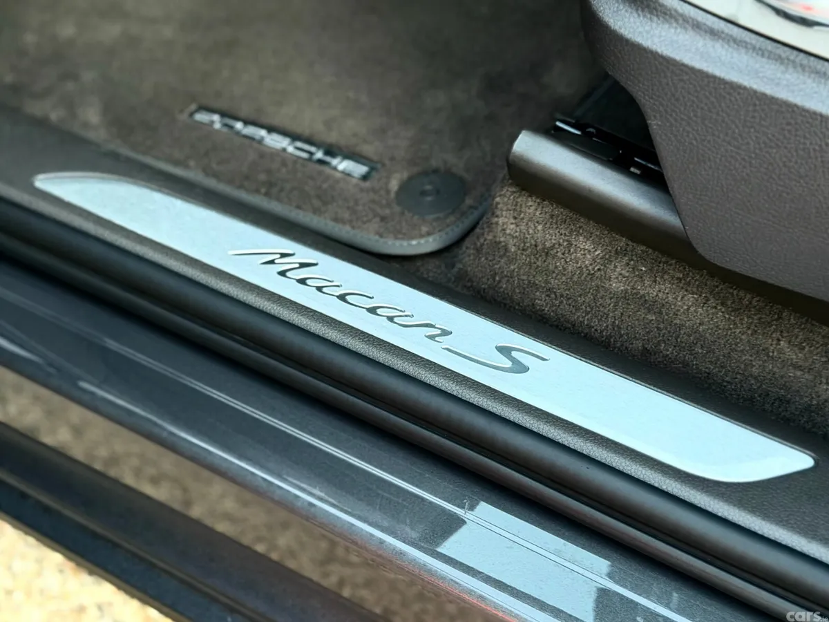 Porsche Macan SUV, Diesel, 2016, Grey