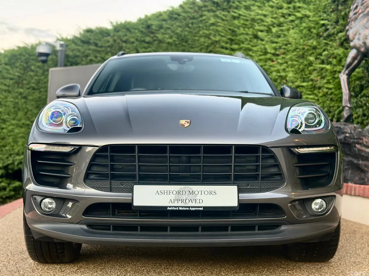 Porsche Macan SUV, Diesel, 2016, Grey