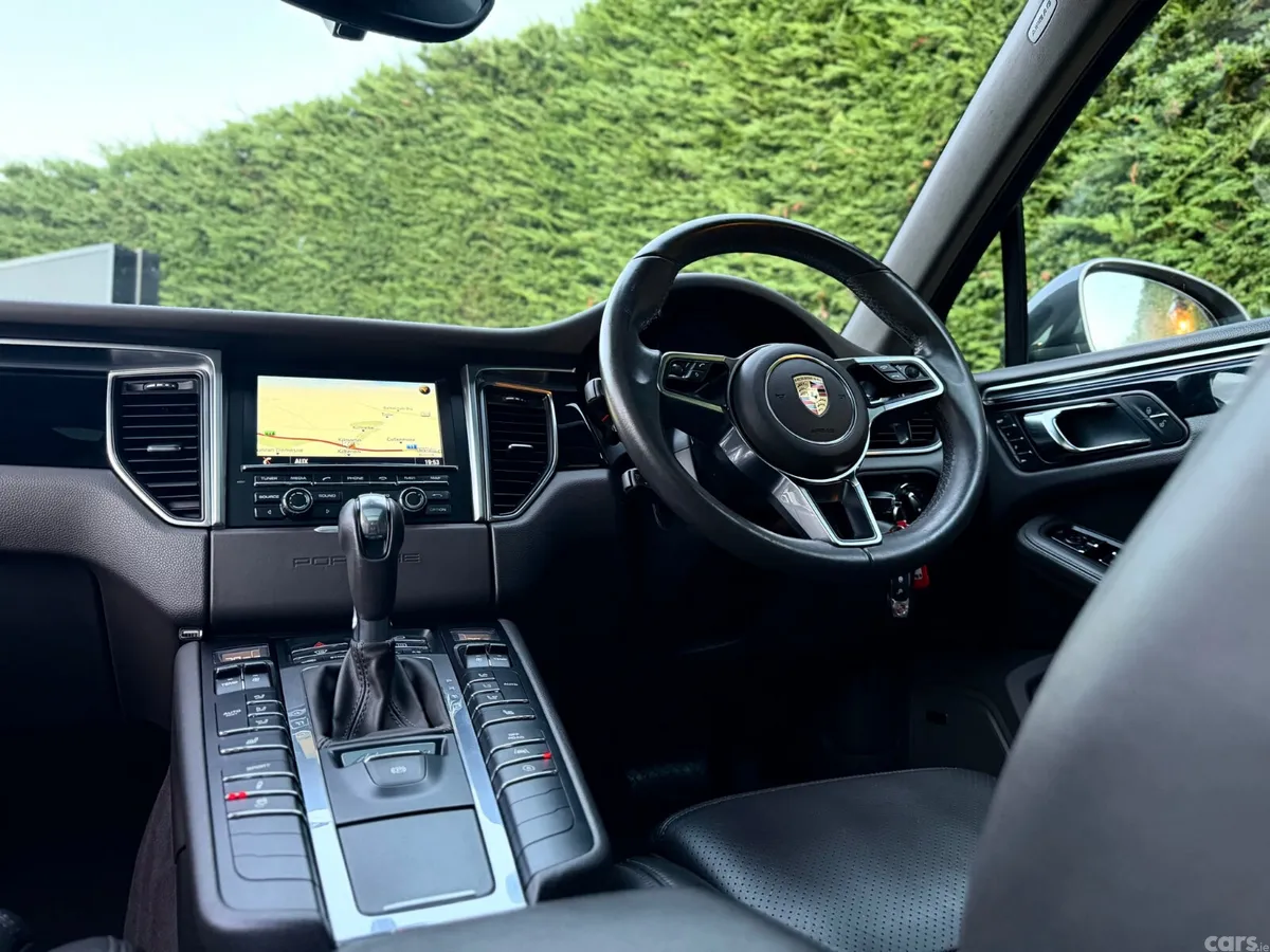 Porsche Macan SUV, Diesel, 2016, Grey