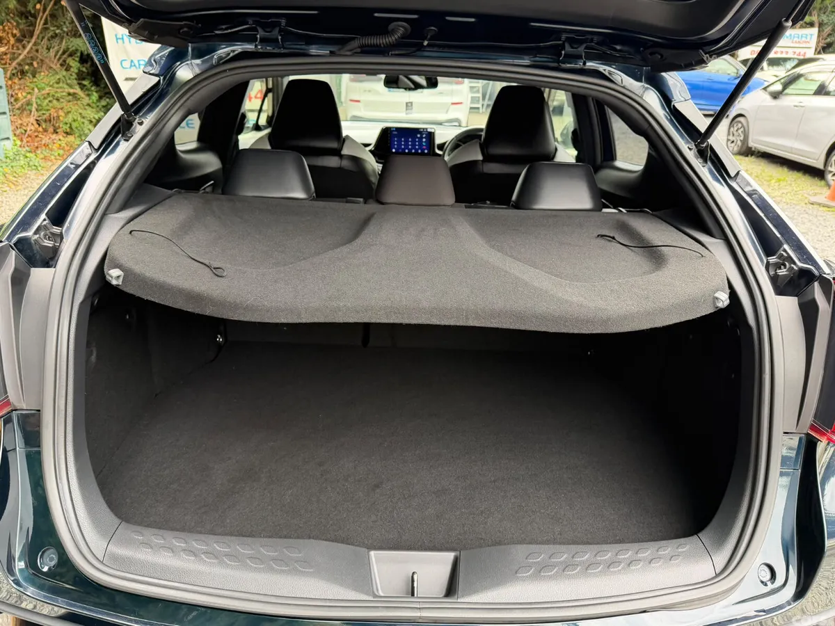 Toyota C-HR SUV, Petrol Hybrid, 2019, Green