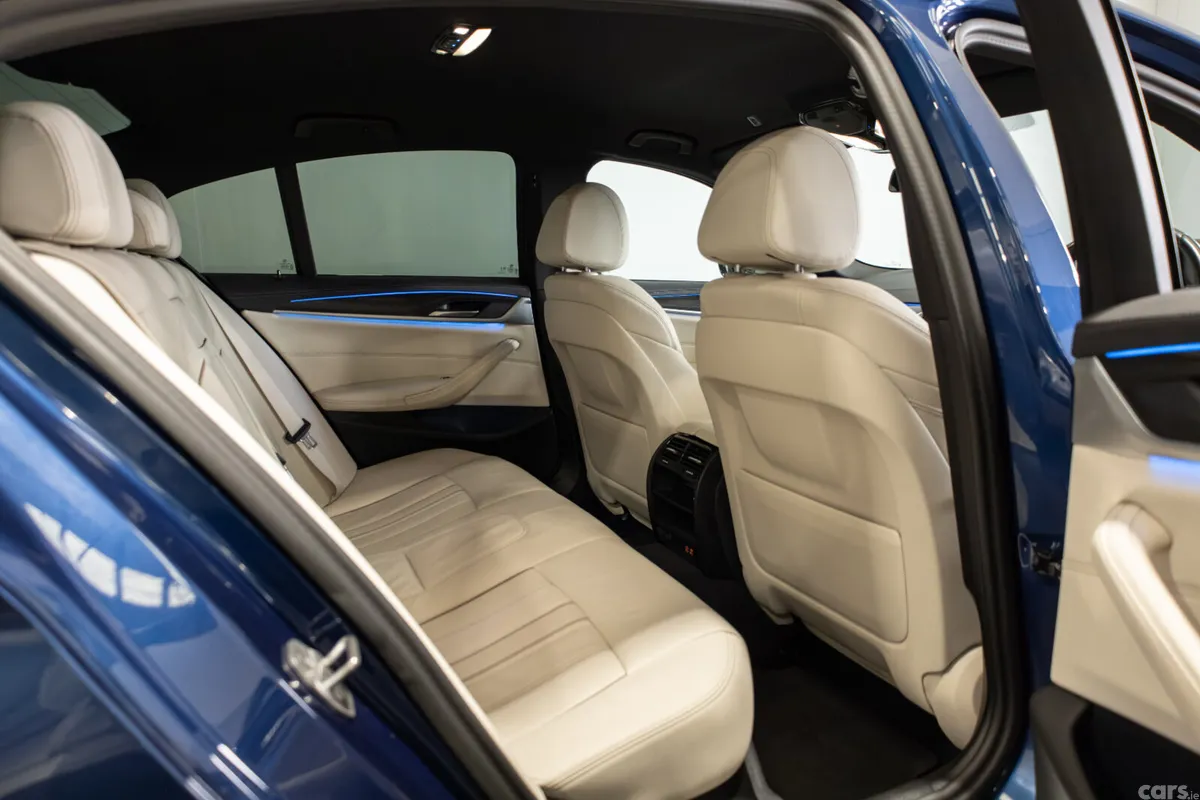 BMW 5-Series Saloon, Petrol Plug-in Hybrid, 2023, Blue