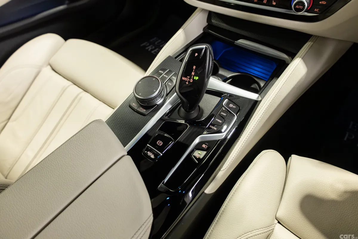 BMW 5-Series Saloon, Petrol Plug-in Hybrid, 2023, Blue