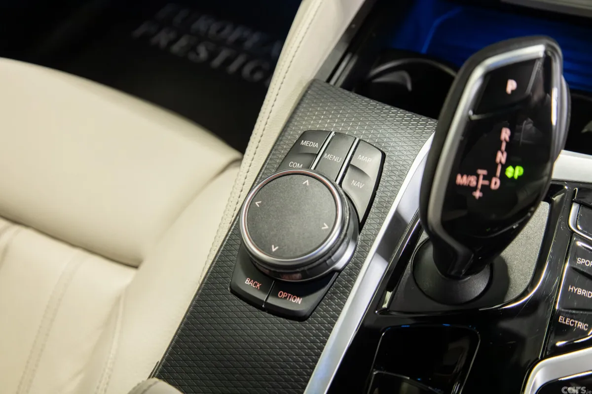 BMW 5-Series Saloon, Petrol Plug-in Hybrid, 2023, Blue