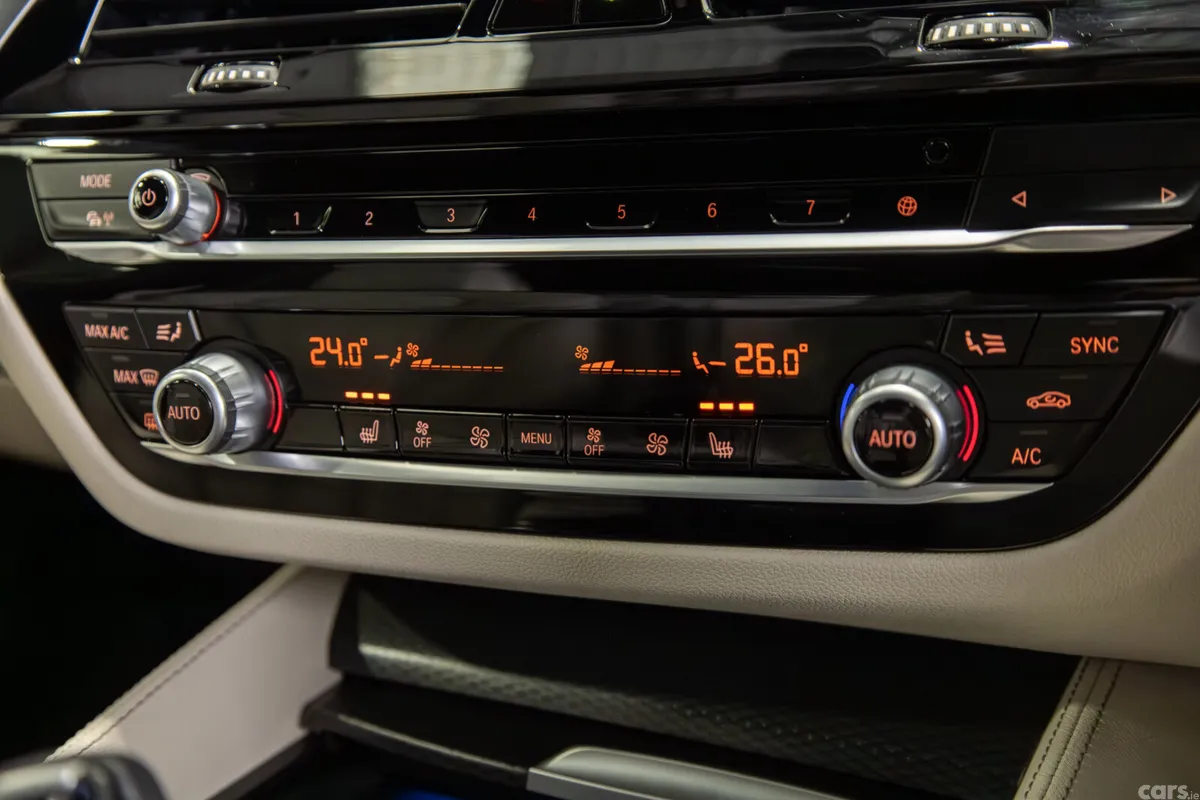 BMW 5-Series Saloon, Petrol Plug-in Hybrid, 2023, Blue