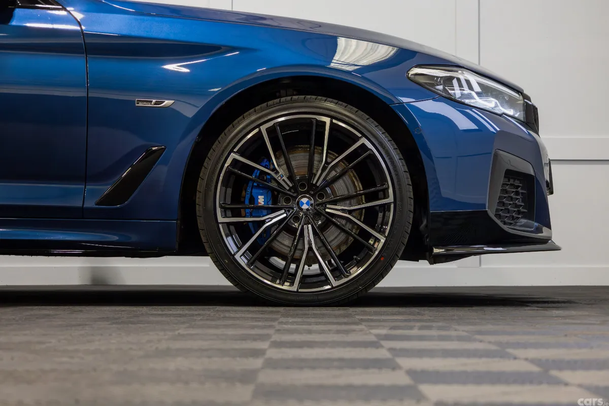 BMW 5-Series Saloon, Petrol Plug-in Hybrid, 2023, Blue