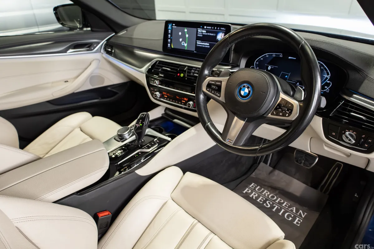 BMW 5-Series Saloon, Petrol Plug-in Hybrid, 2023, Blue