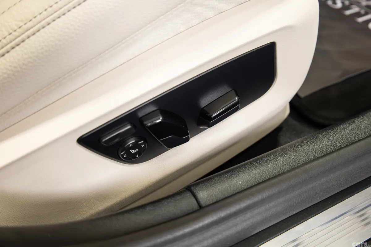 BMW 5-Series Saloon, Petrol Plug-in Hybrid, 2023, Blue