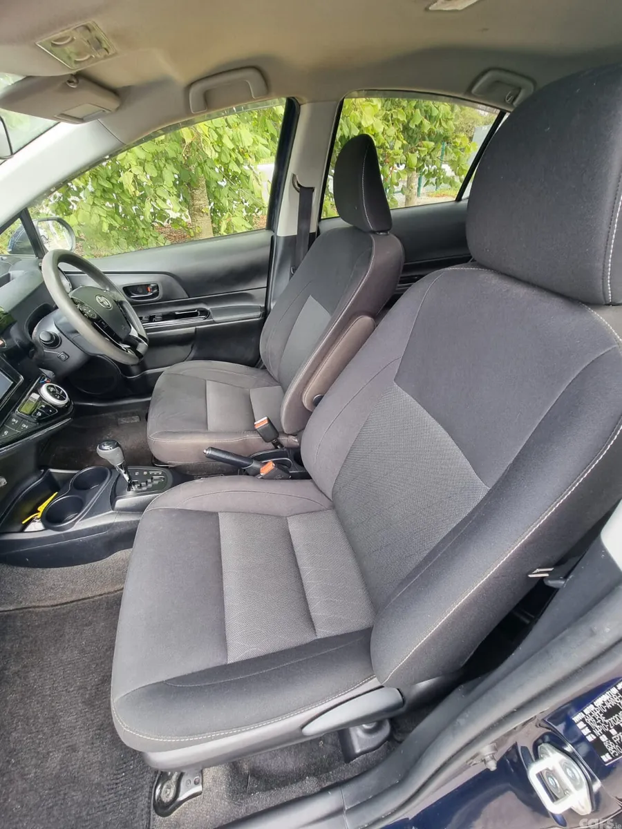 Toyota Aqua Hatchback, Petrol Hybrid, 2021, Blue