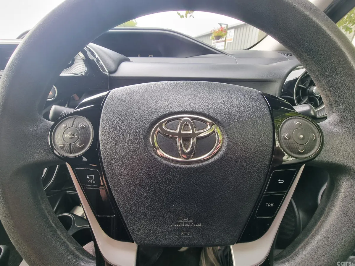 Toyota Aqua Hatchback, Petrol Hybrid, 2021, Blue