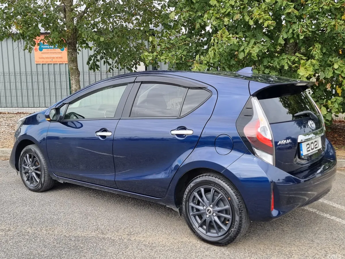 Toyota Aqua Hatchback, Petrol Hybrid, 2021, Blue