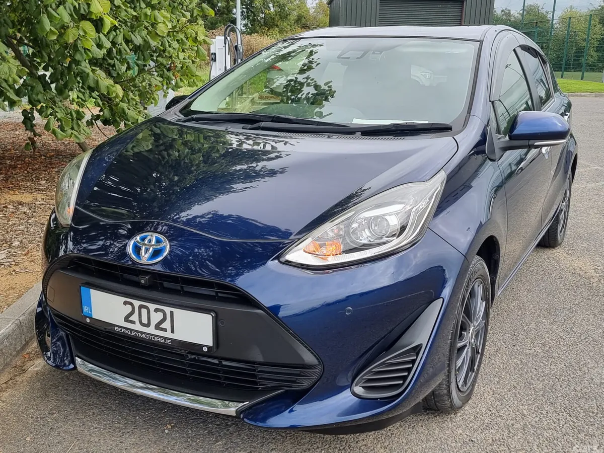 Toyota Aqua Hatchback, Petrol Hybrid, 2021, Blue