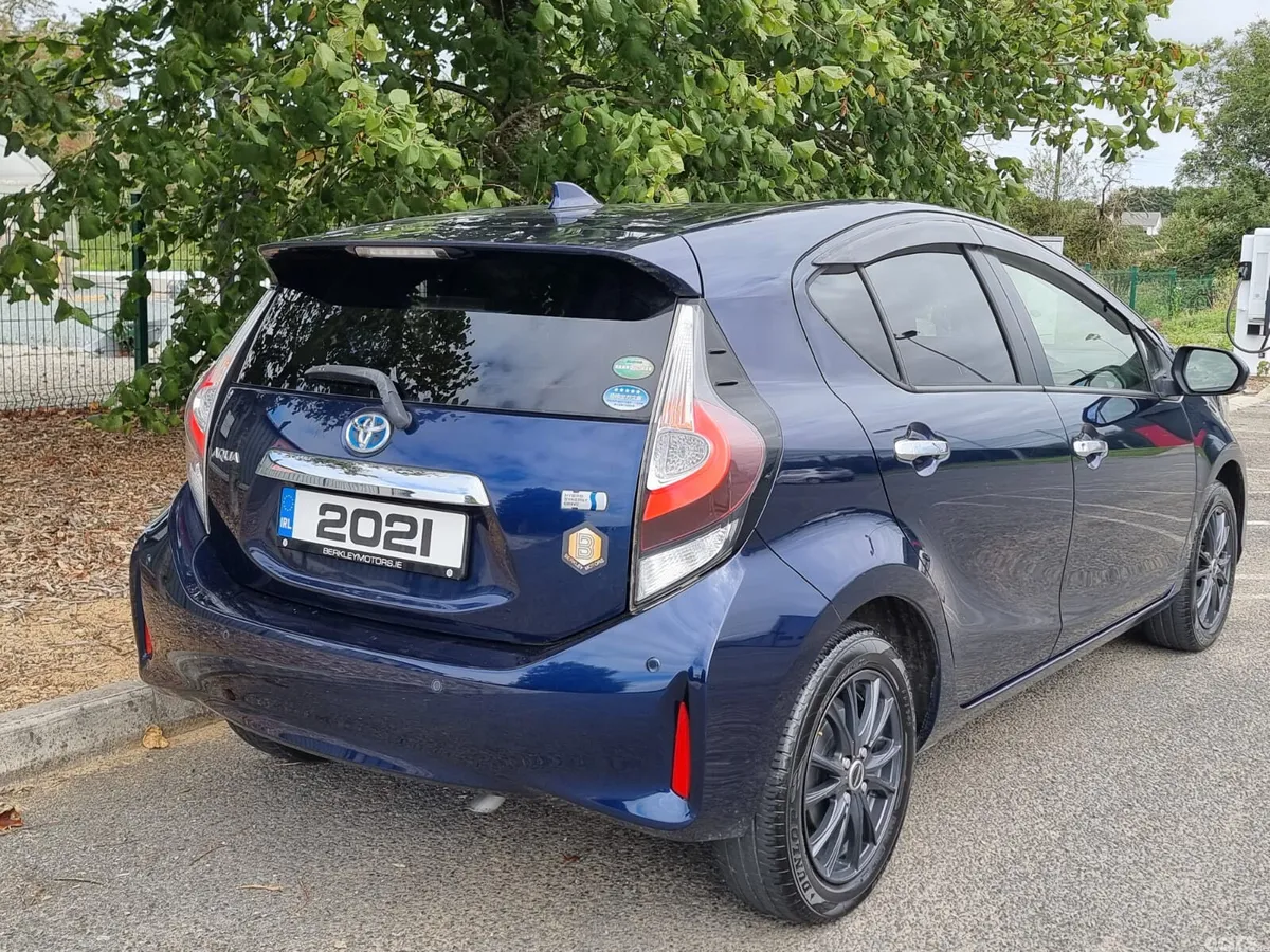 Toyota Aqua Hatchback, Petrol Hybrid, 2021, Blue
