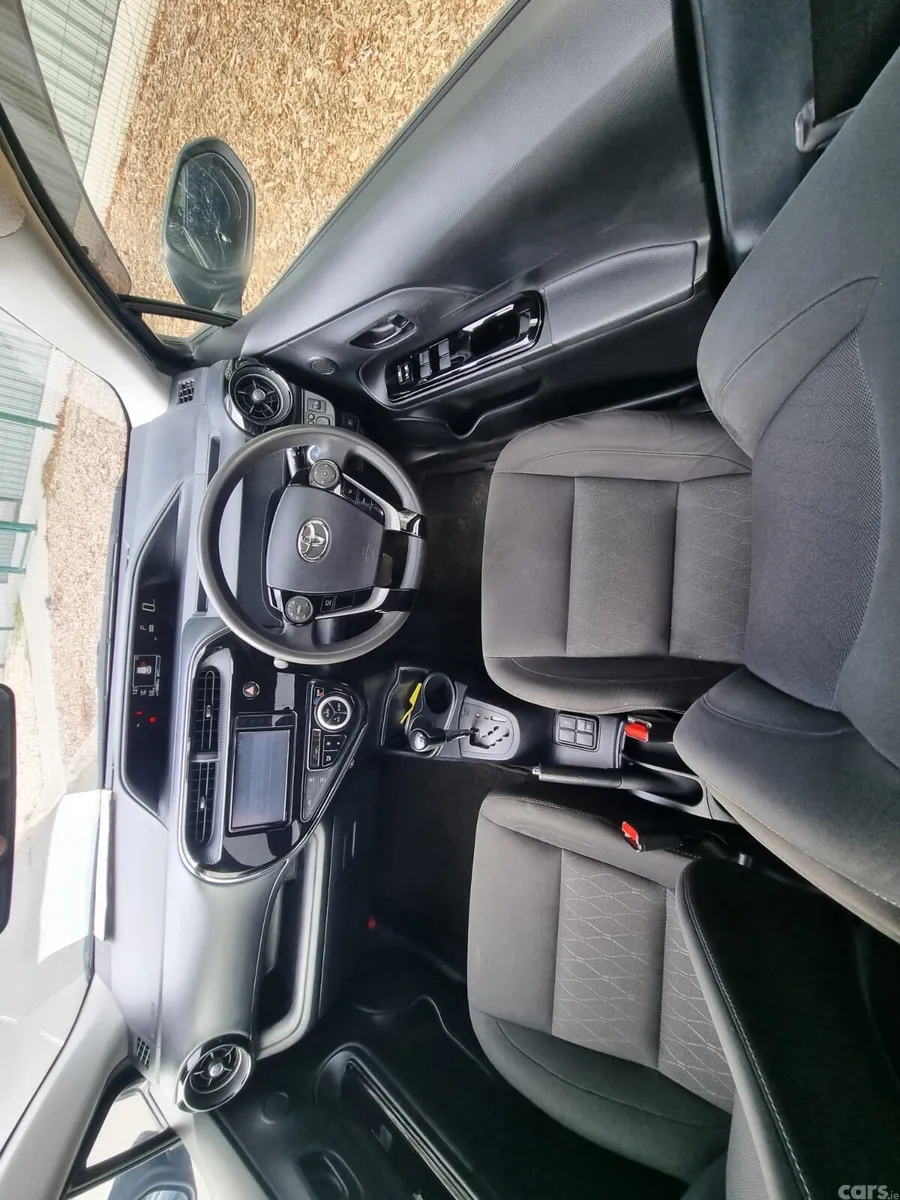Toyota Aqua Hatchback, Petrol Hybrid, 2021, Blue