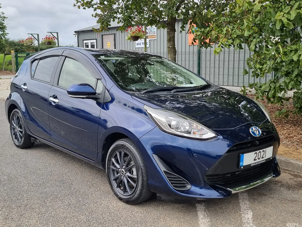 Toyota Aqua Hatchback, Petrol Hybrid, 2021, Blue