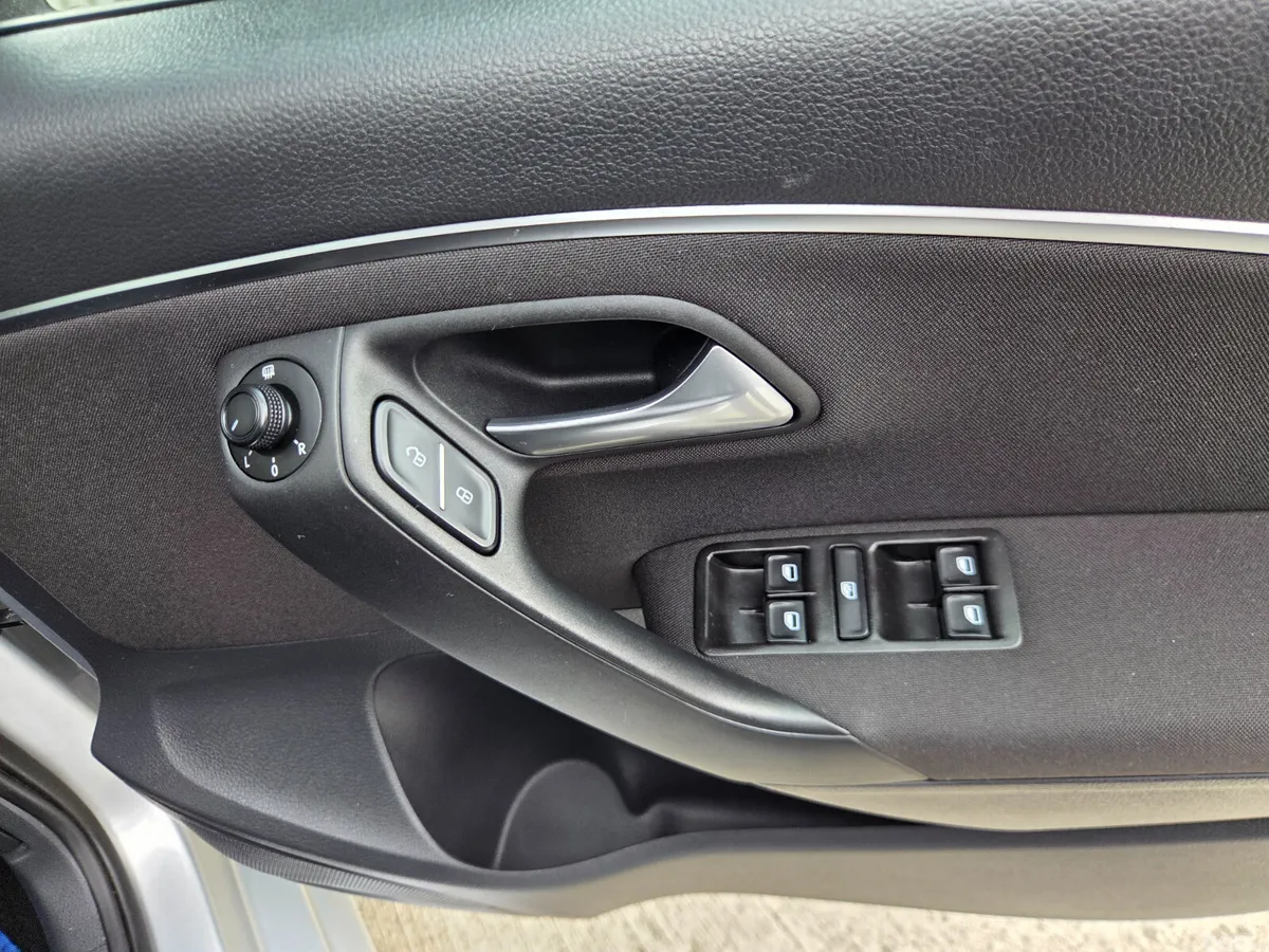 Volkswagen Polo Hatchback, Petrol, 2016, Silver