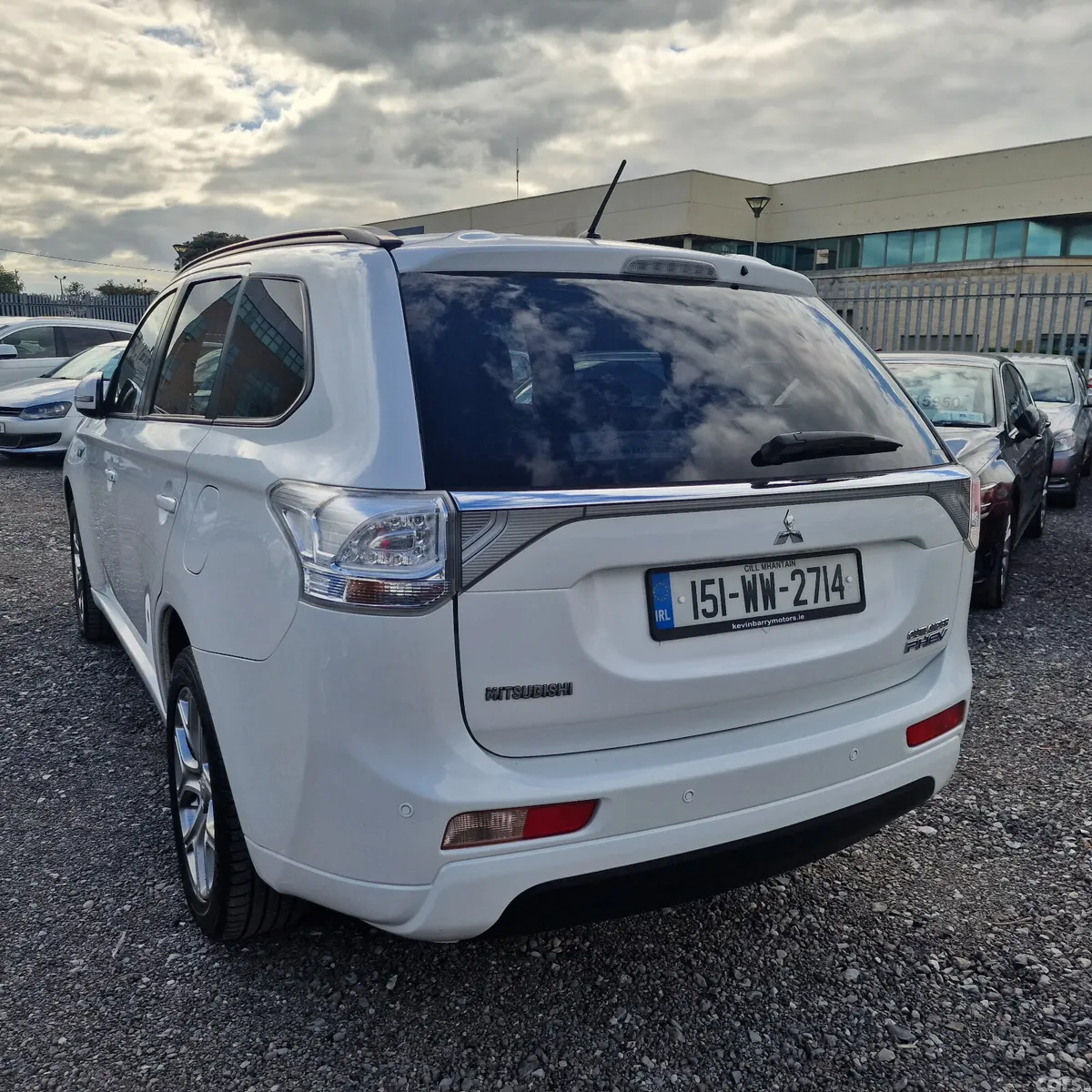 Mitsubishi Outlander SUV, Petrol Plug-in Hybrid, 2015, White
