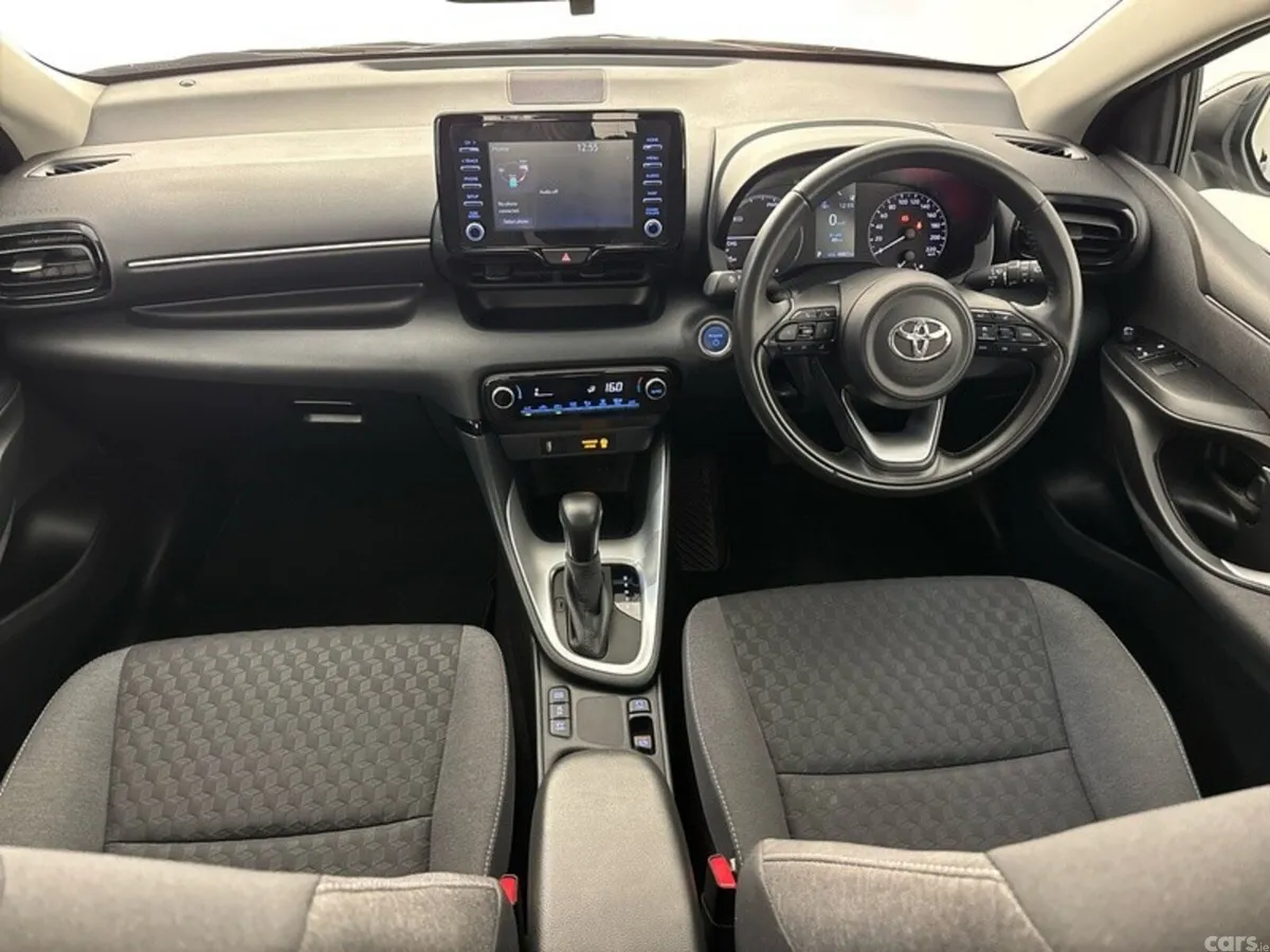 Toyota Yaris Hatchback, Petrol Hybrid, 2023, Black