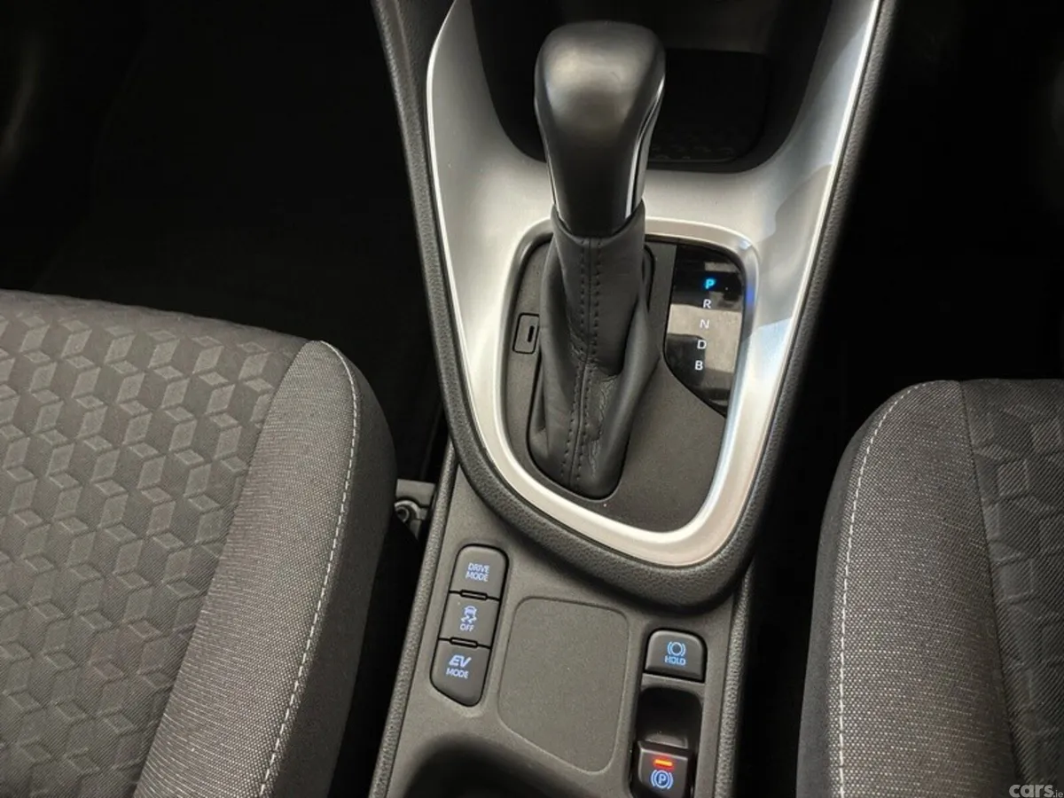 Toyota Yaris Hatchback, Petrol Hybrid, 2023, Black