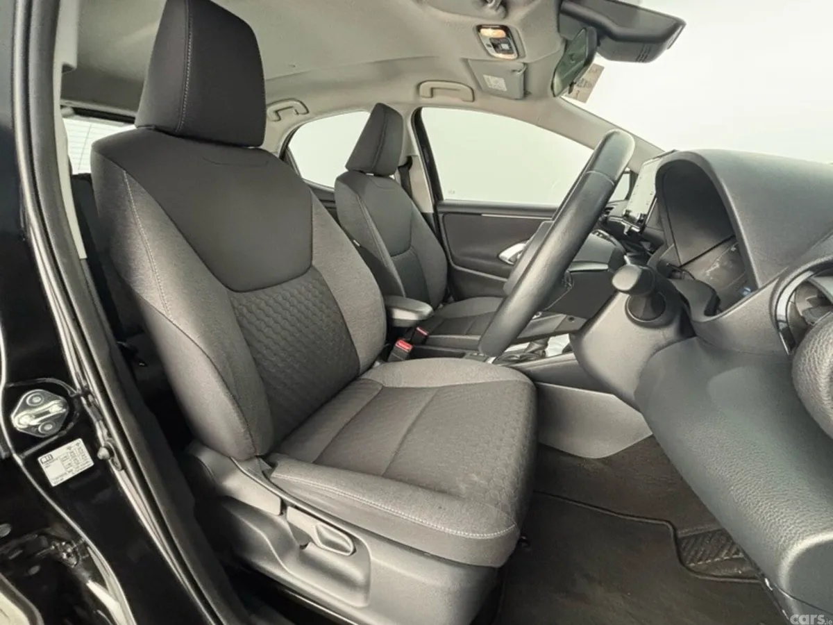 Toyota Yaris Hatchback, Petrol Hybrid, 2023, Black